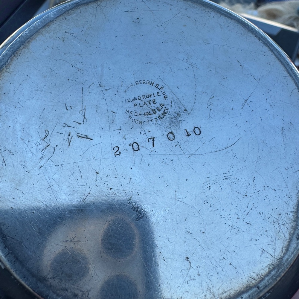 Vintage Silver Vanity Set with Brush - Picture 5 of 6